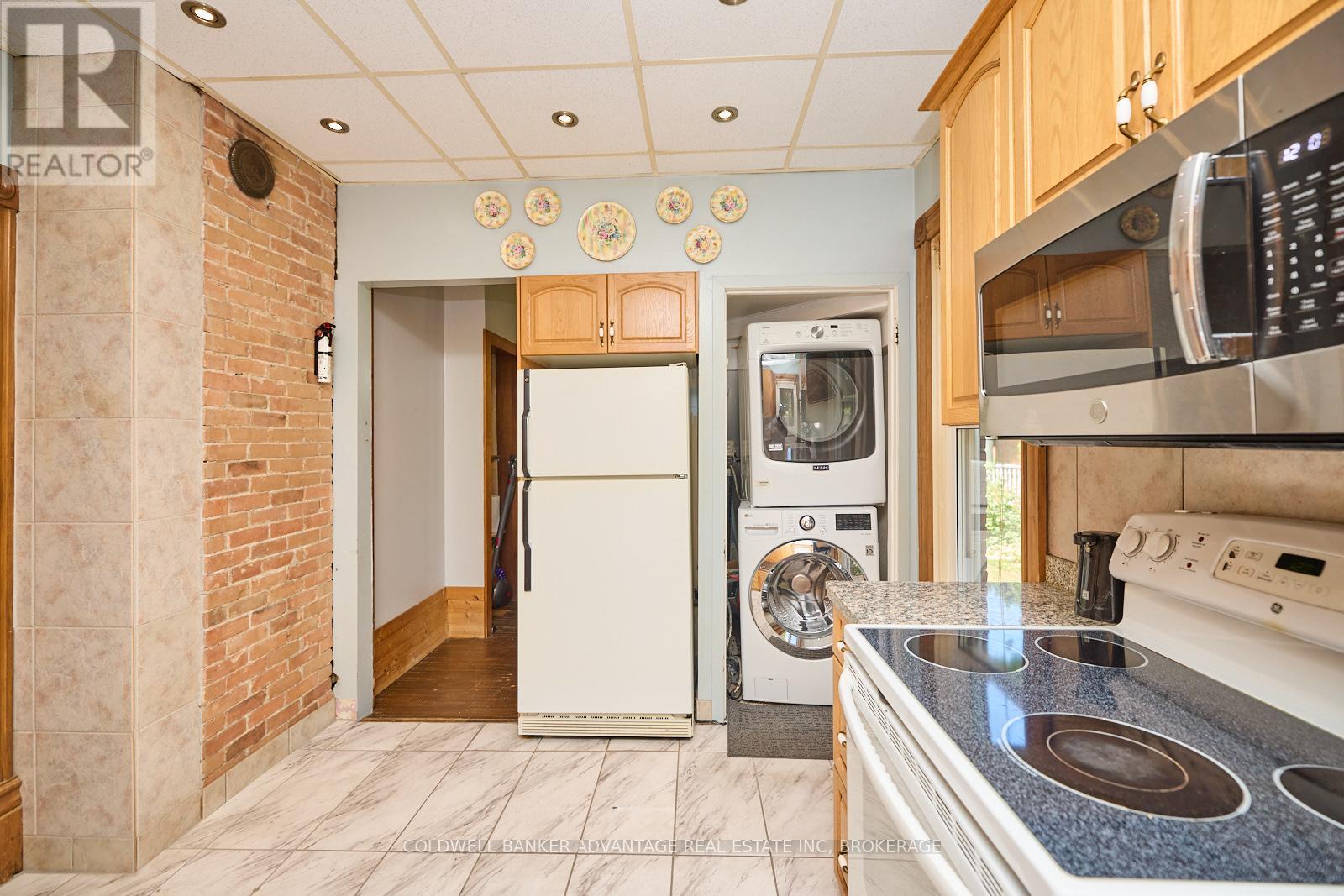144 Geneva Street Property Photo 11
