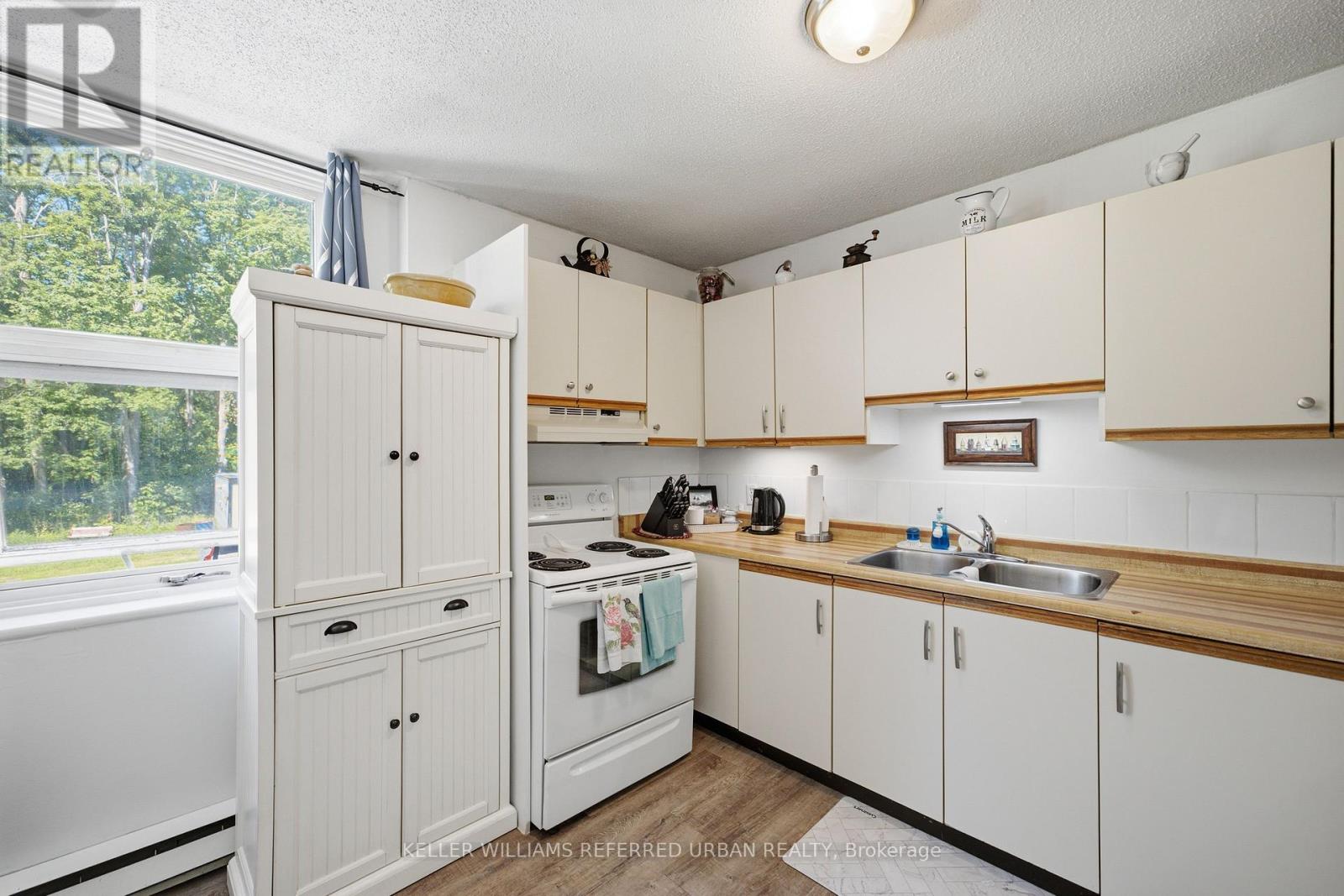 479 Eldon Road Property Photo 18