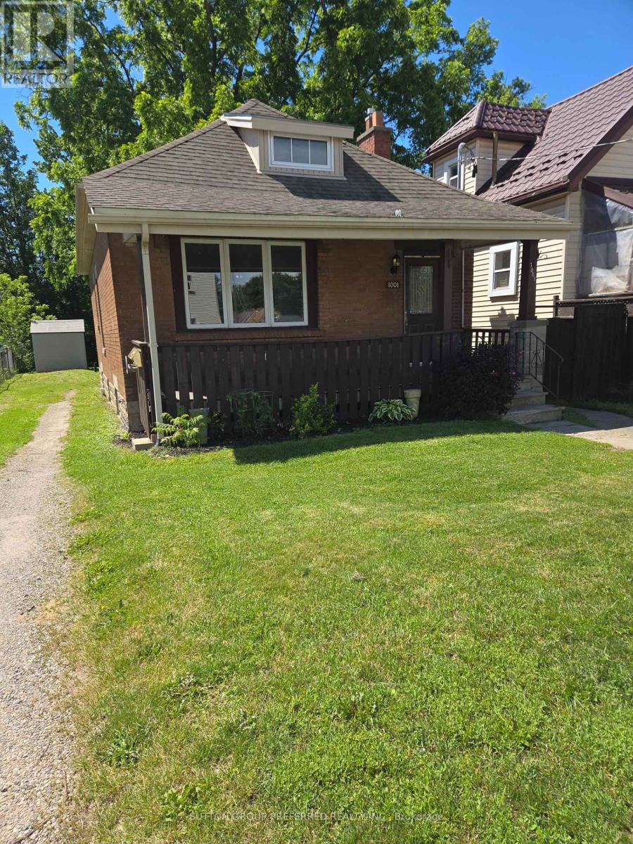 1001 Oxford Street E Property Photo 1