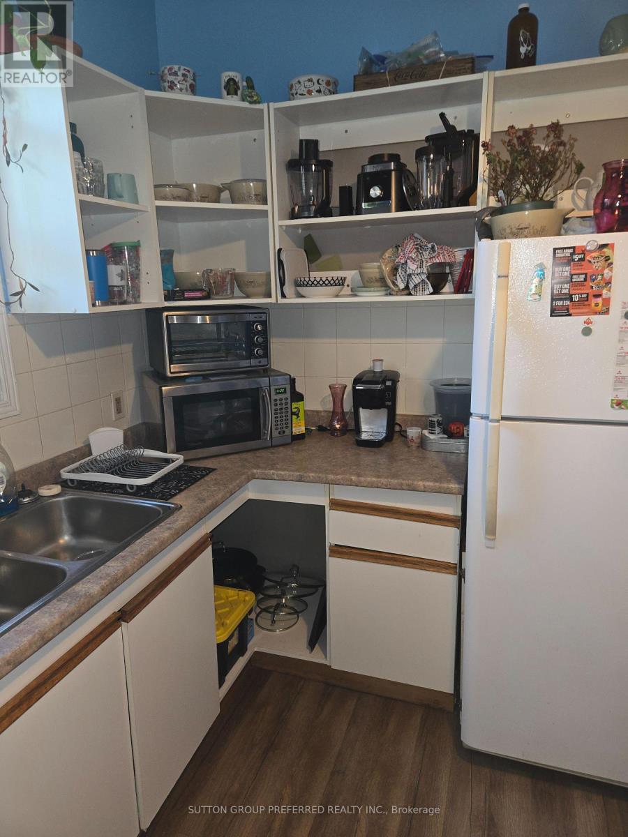 1001 Oxford Street E Property Photo 5
