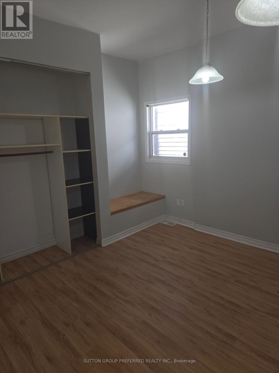 1001 Oxford Street E Property Photo 8