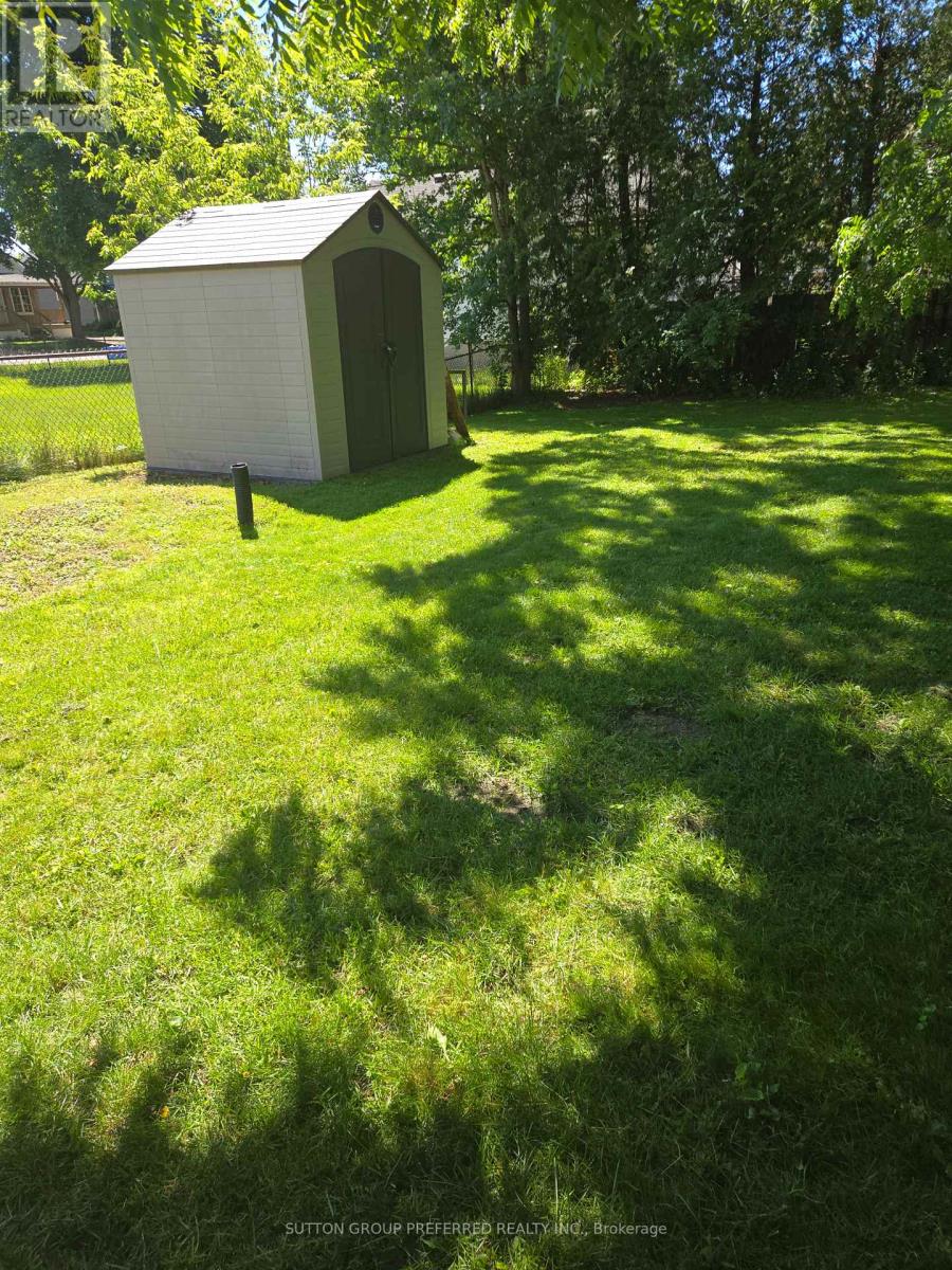1001 Oxford Street E Property Photo 12