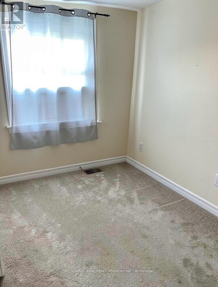 12c Sonnet Crescent Property Photo 13