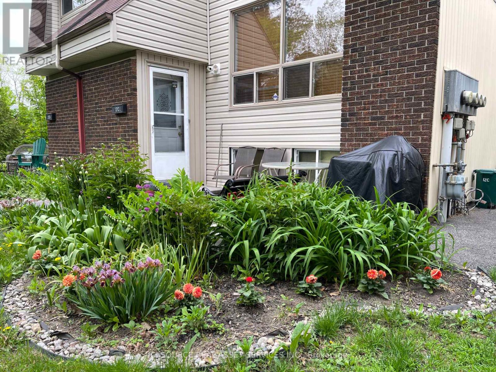 12c Sonnet Crescent Property Photo 22