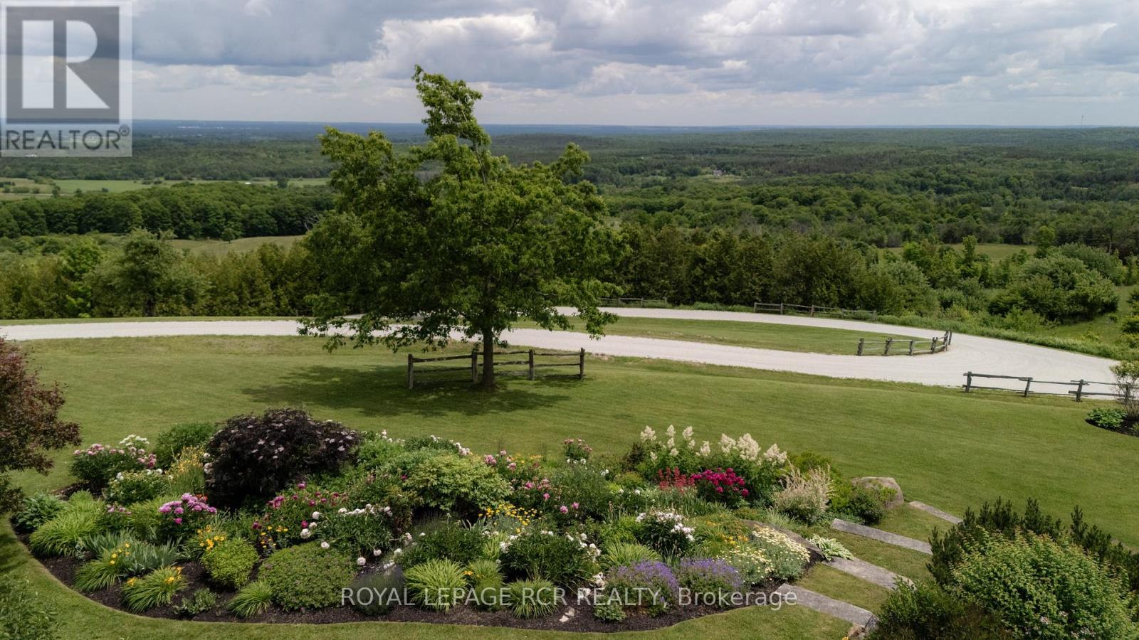 838496 4th Line E Property Photo 2