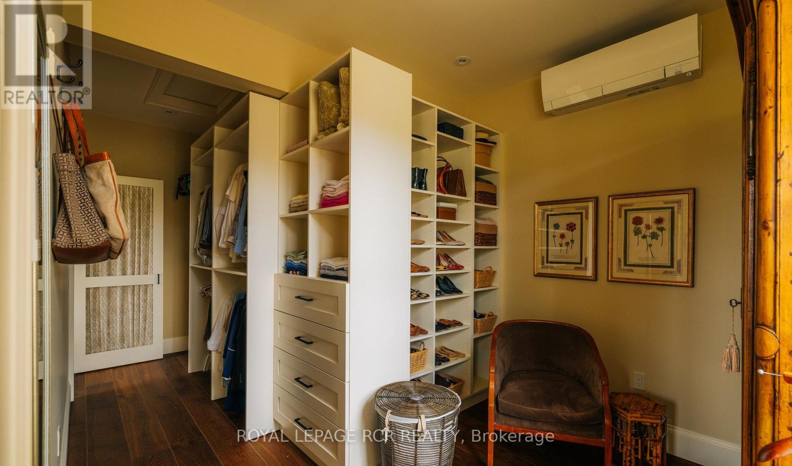 838496 4th Line E Property Photo 20