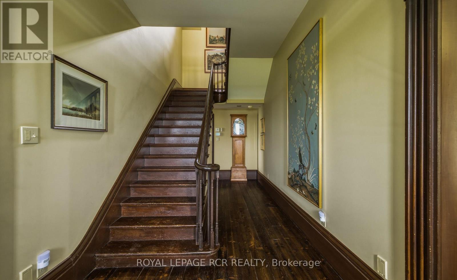 838496 4th Line E Property Photo 23