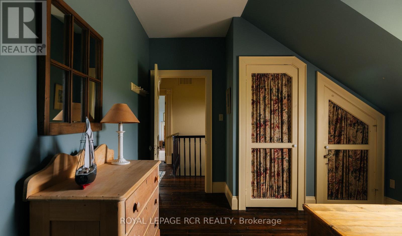838496 4th Line E Property Photo 28