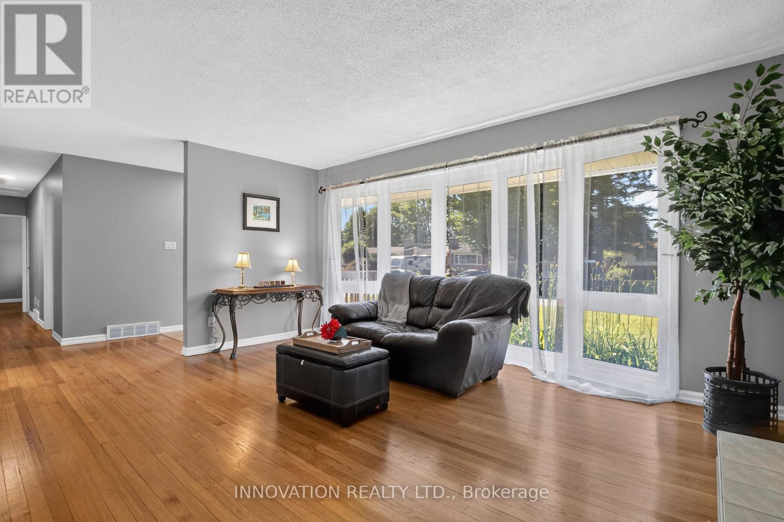 13 Dorland Crescent Property Photo 6