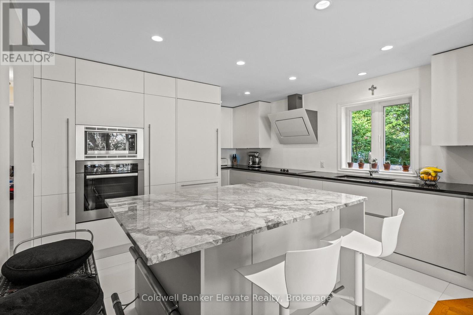 504553 Grey 1 Road Property Photo 23