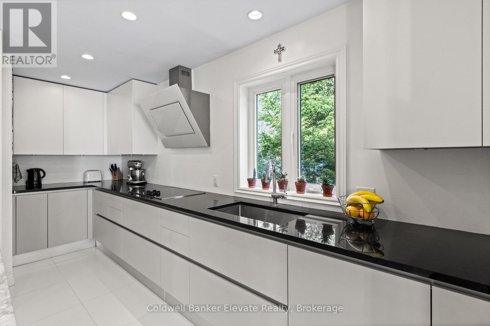 504553 Grey 1 Road Property Photo 24