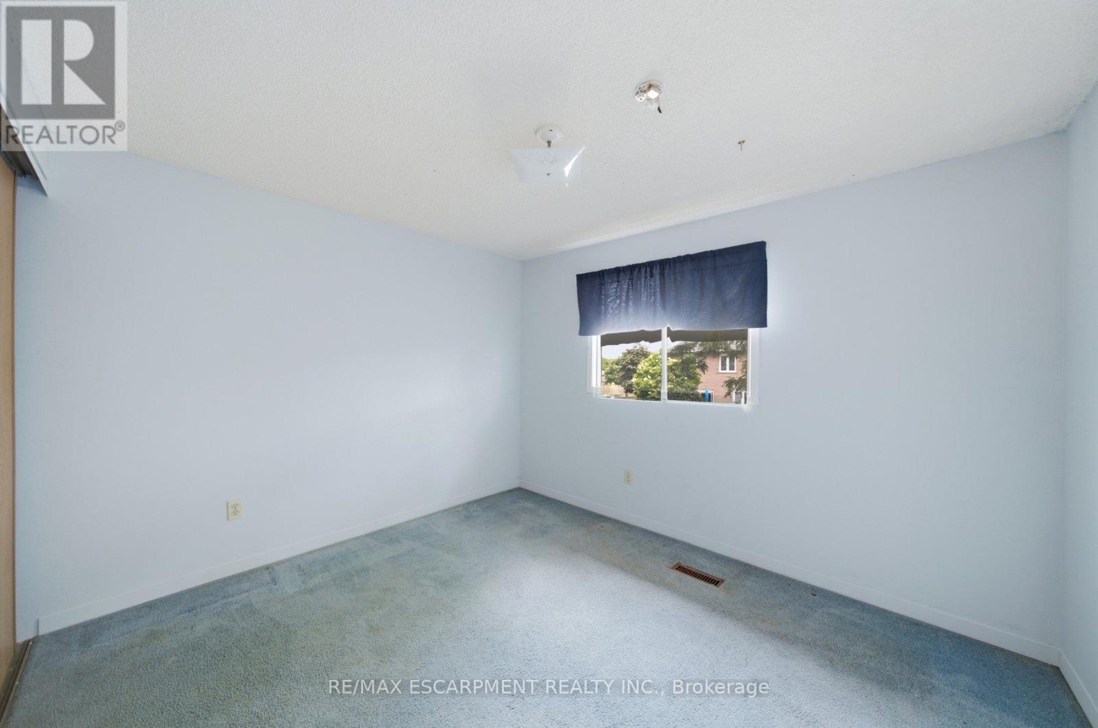 3 Twinoaks Crescent Property Photo 12