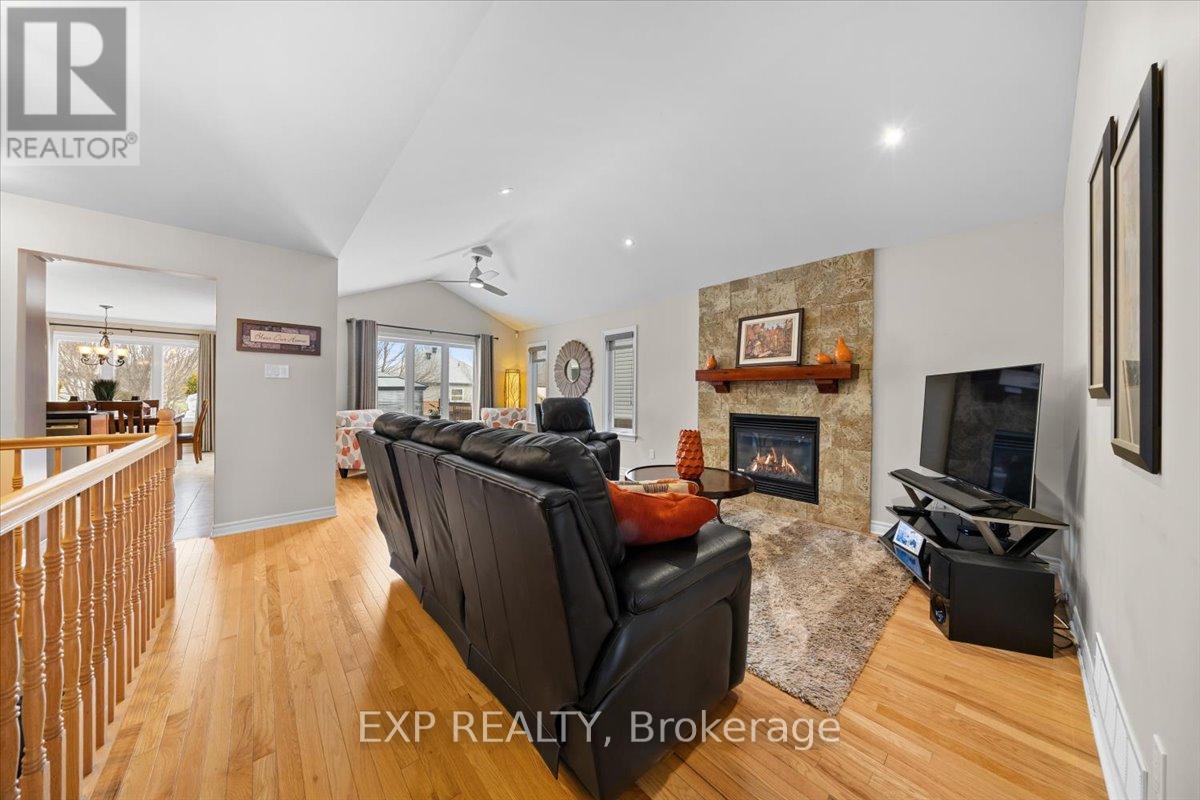 35 Honore Crescent Property Photo 5