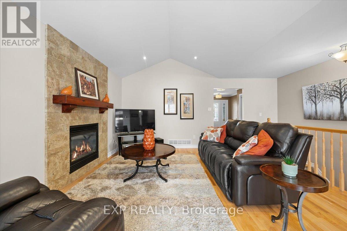 35 Honore Crescent Property Photo 7