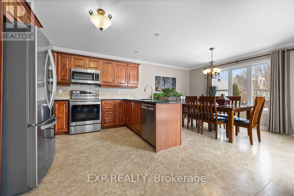 35 Honore Crescent Property Photo 11