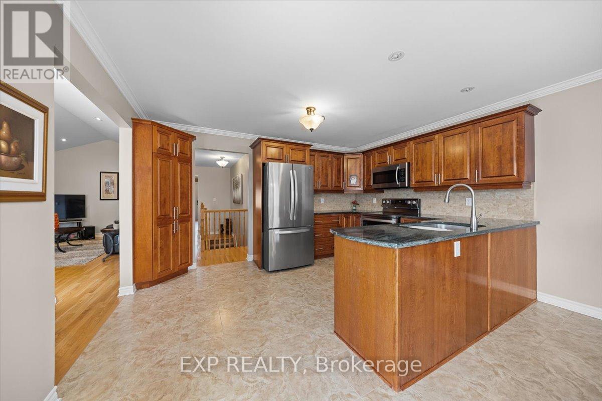 35 Honore Crescent Property Photo 12