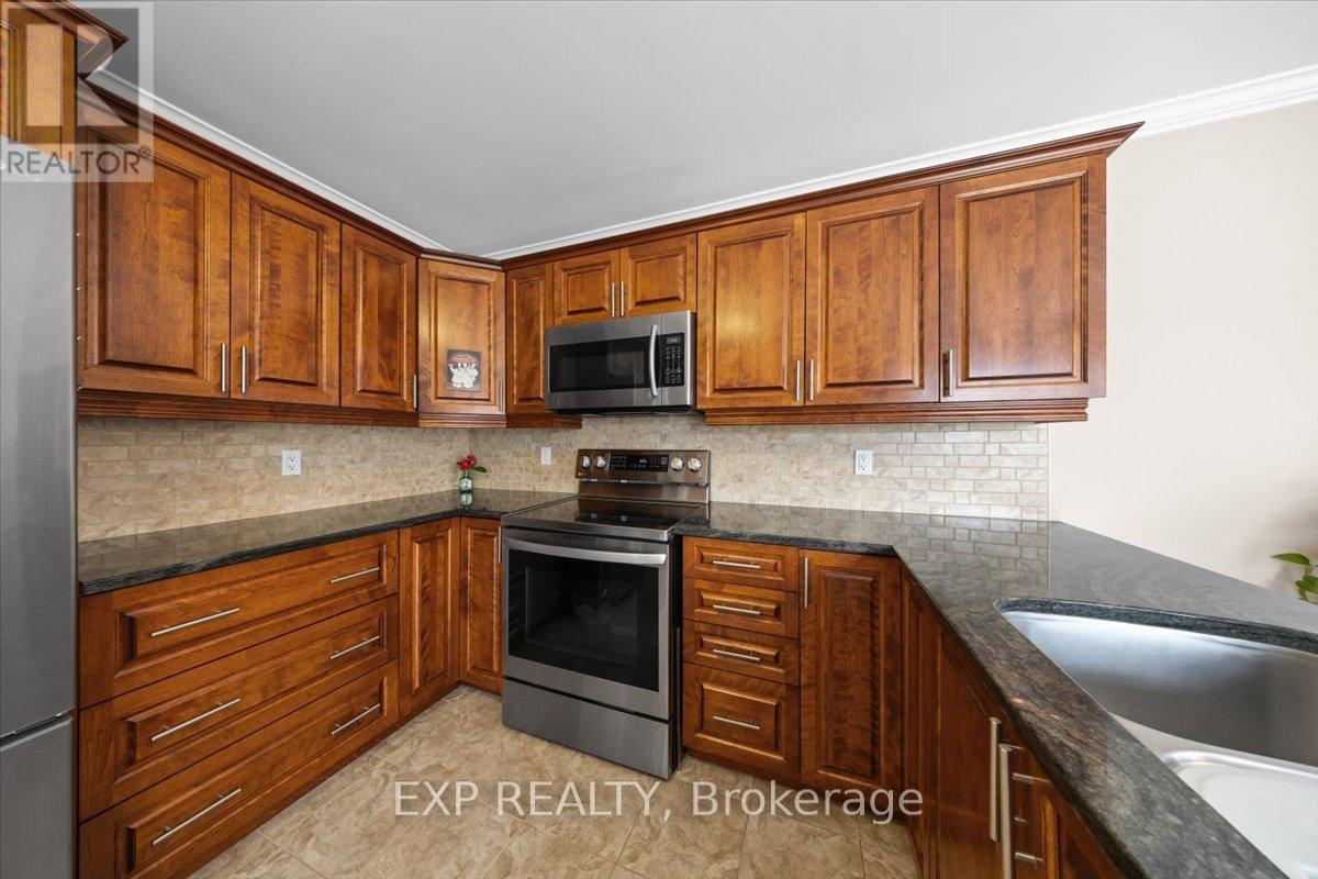 35 Honore Crescent Property Photo 14