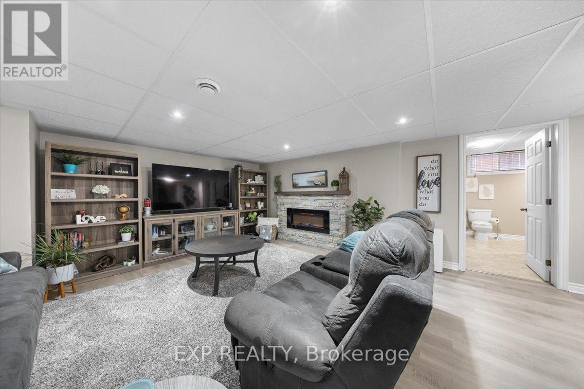 35 Honore Crescent Property Photo 34