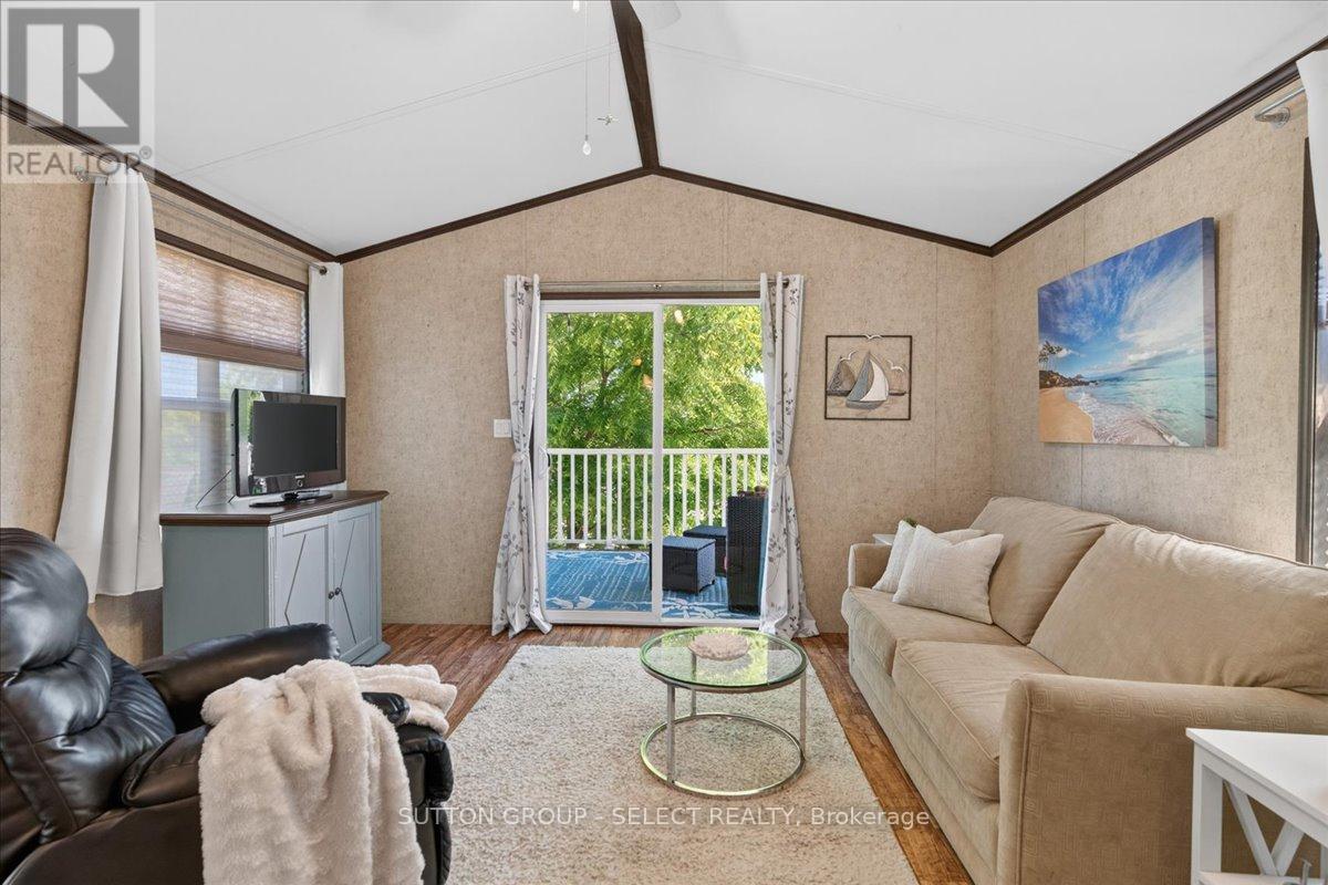 400 - 8685 Rock Glen Road Property Photo 3