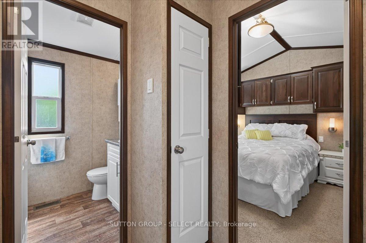 400 - 8685 Rock Glen Road Property Photo 10