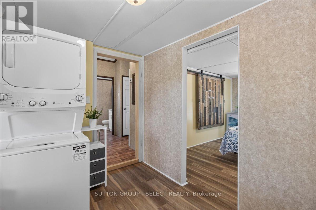 400 - 8685 Rock Glen Road Property Photo 18