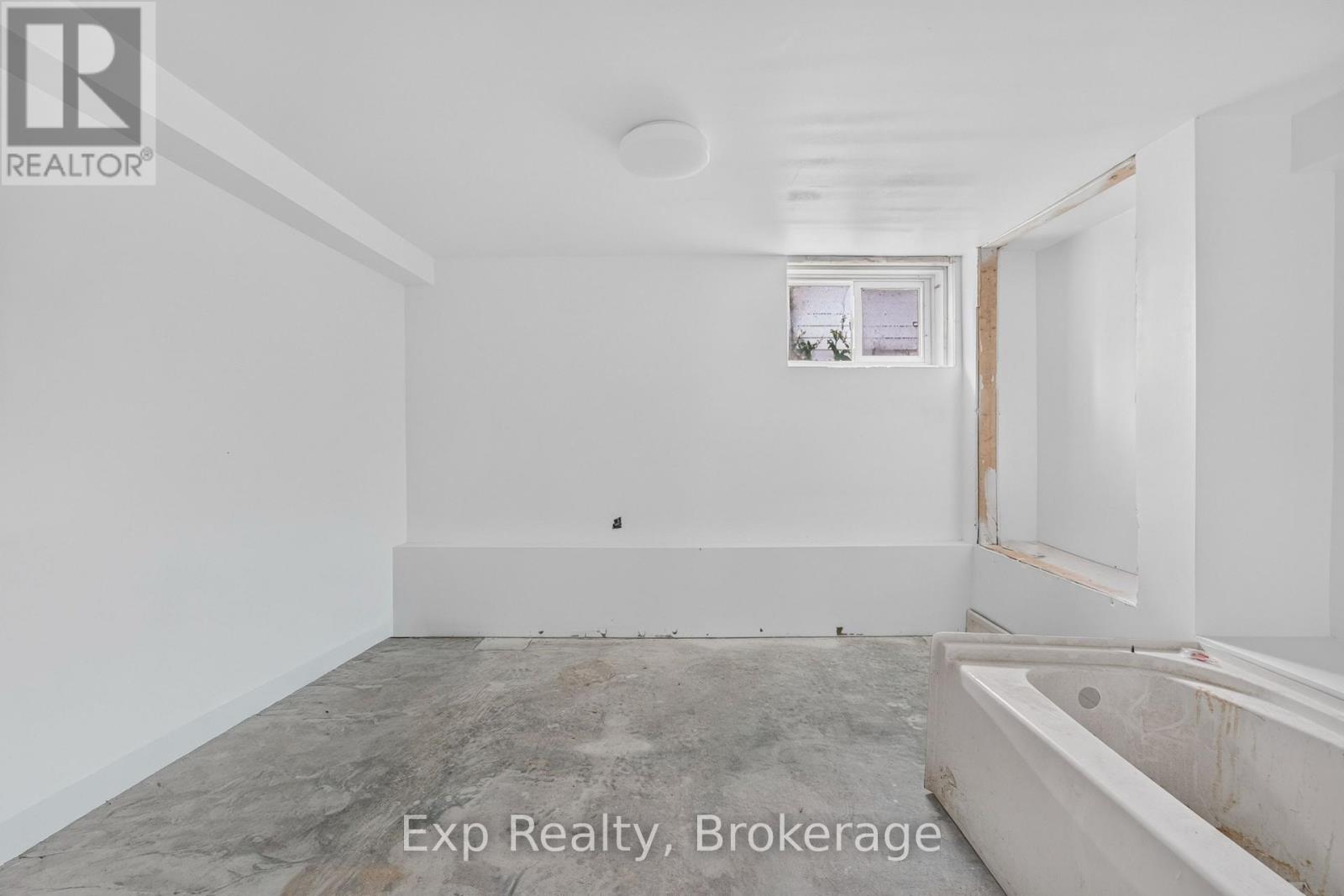 15 Redden Street Property Photo 24