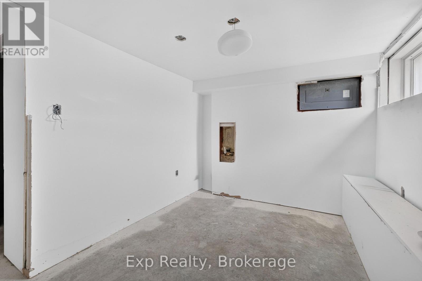 15 Redden Street Property Photo 27