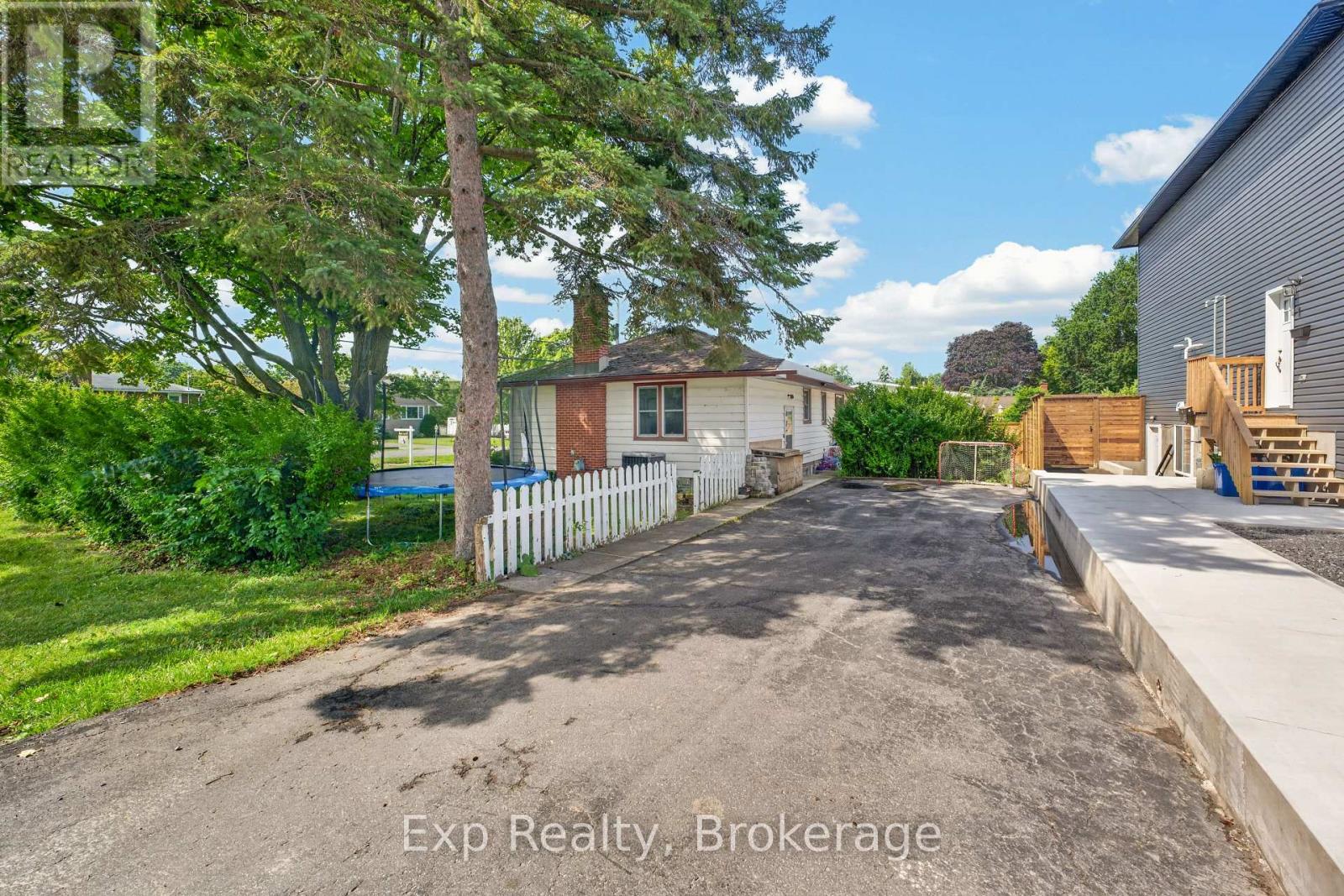 15 Redden Street Property Photo 35