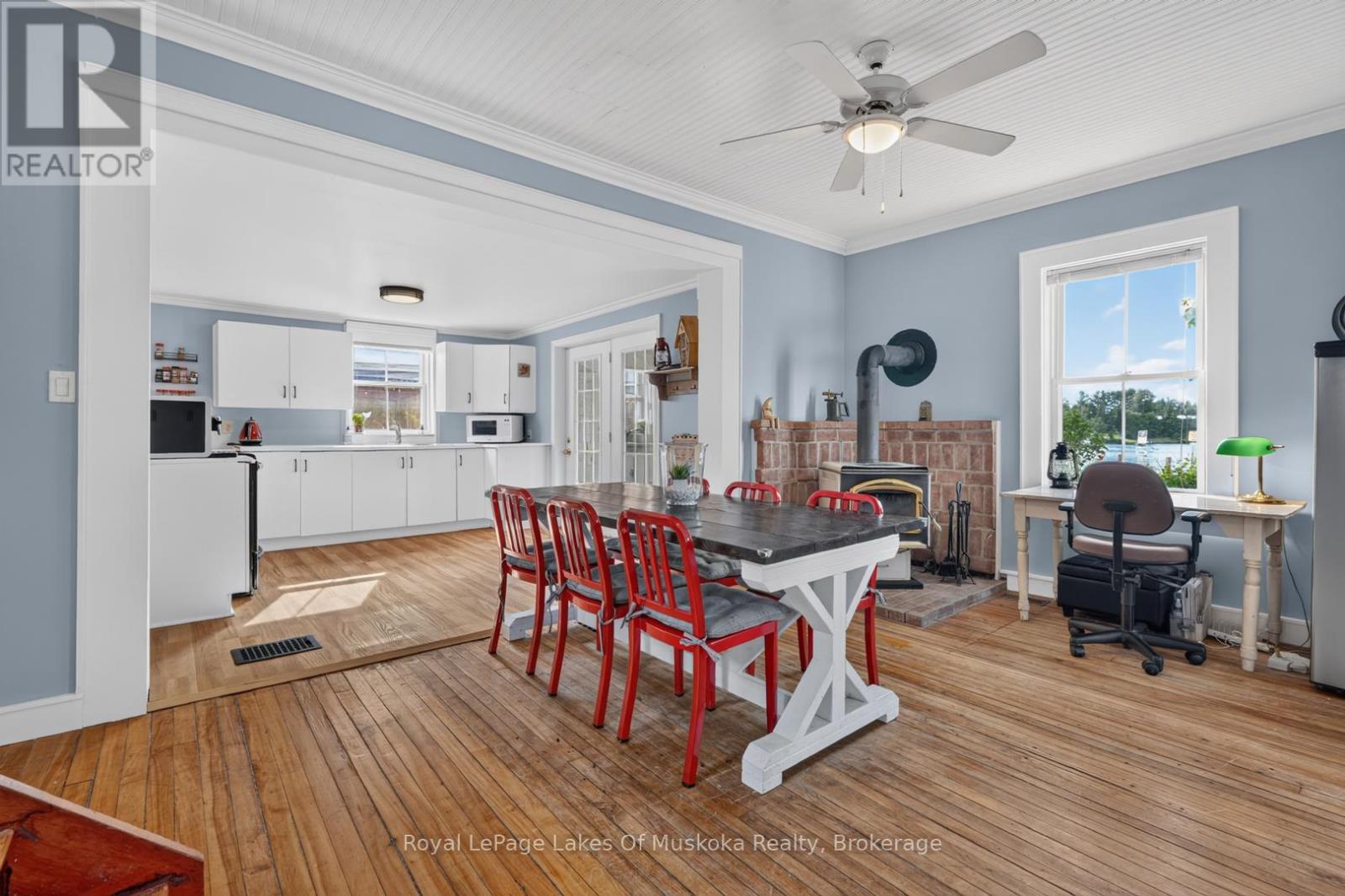 21 Lakeview Avenue W Property Photo 11