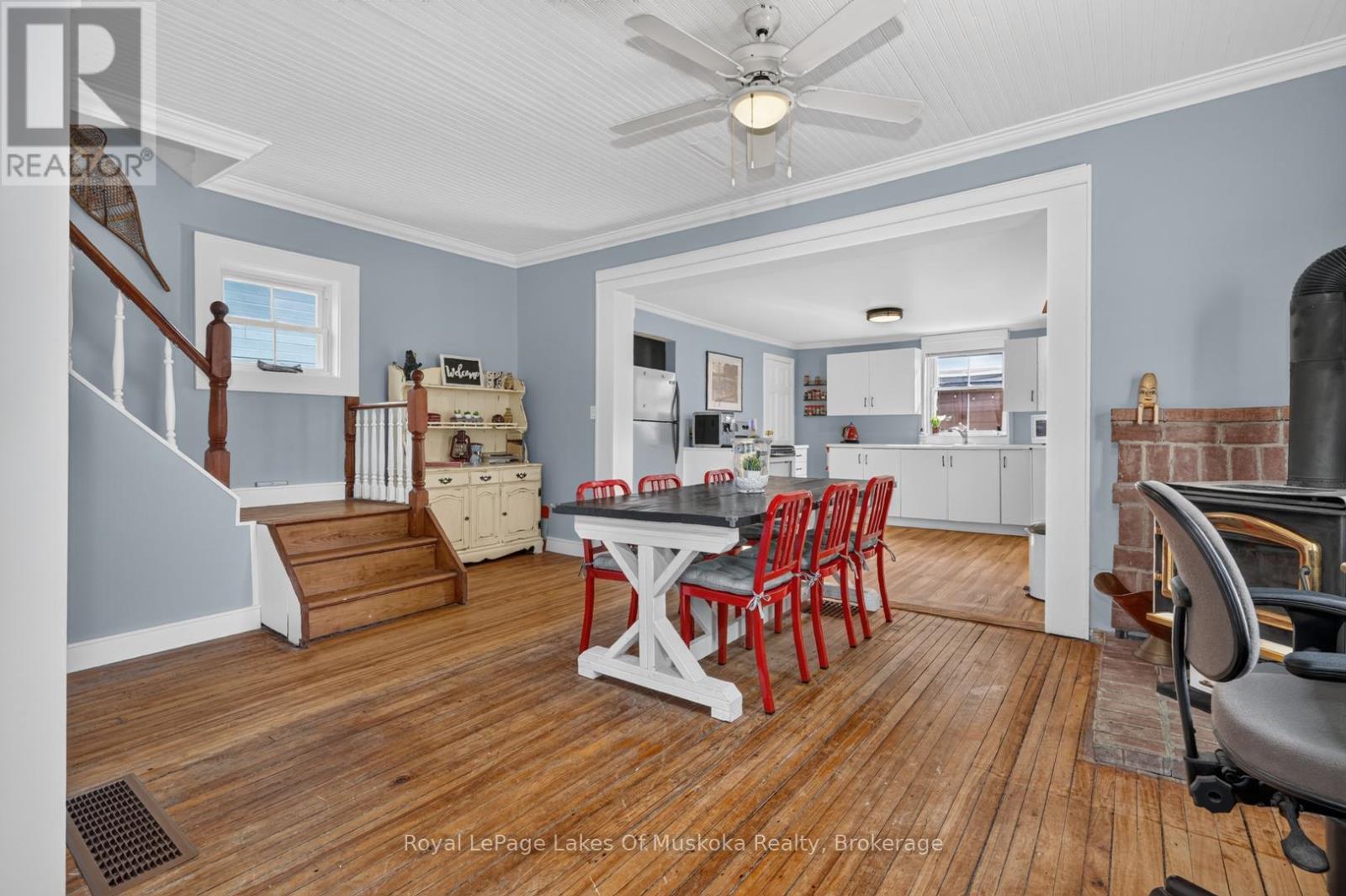 21 Lakeview Avenue W Property Photo 12
