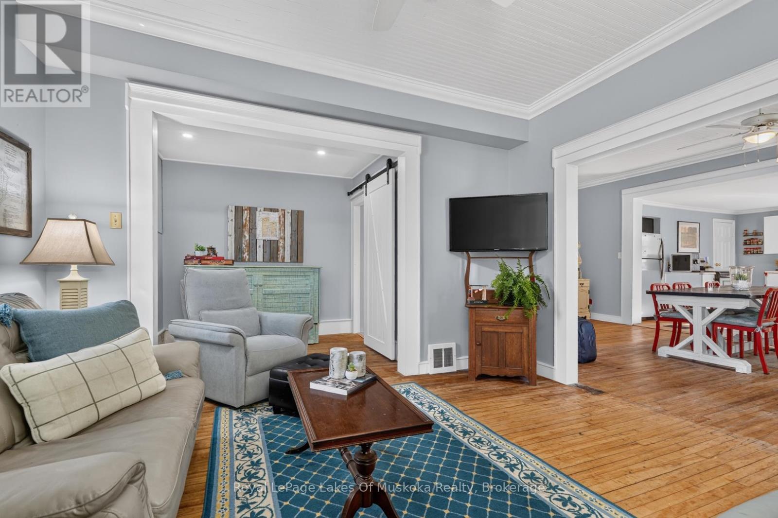 21 Lakeview Avenue W Property Photo 15