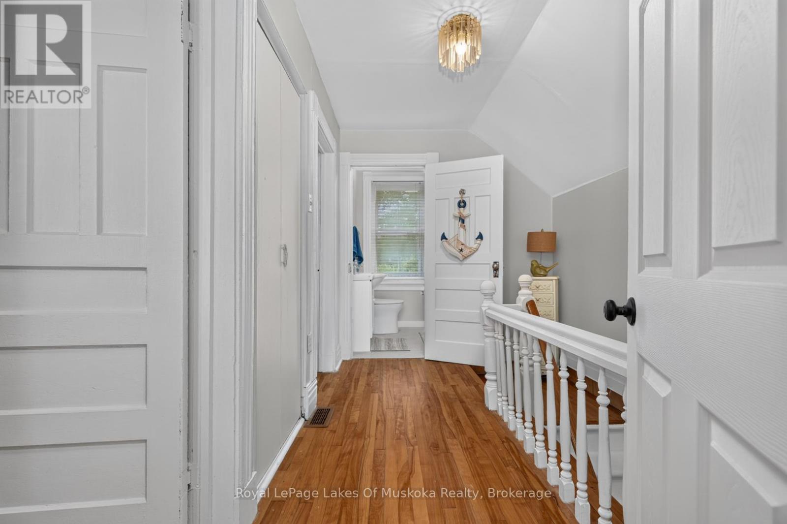 21 Lakeview Avenue W Property Photo 20