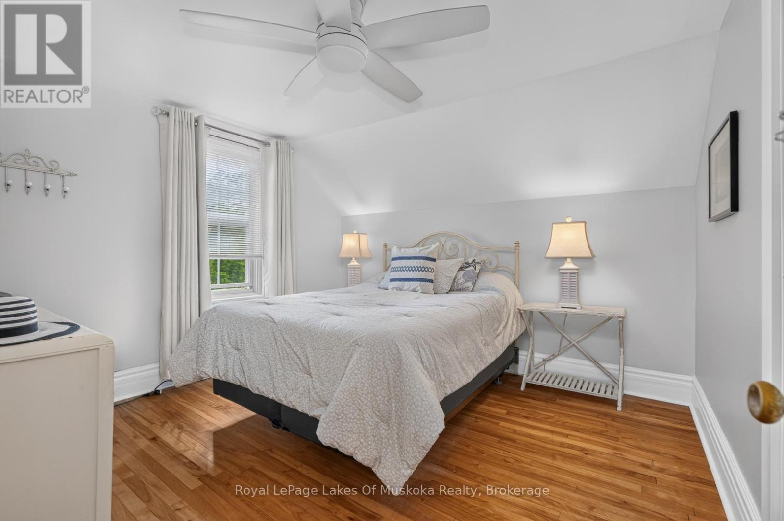 21 Lakeview Avenue W Property Photo 22