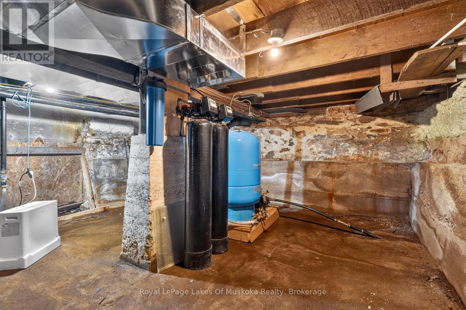 21 Lakeview Avenue W Property Photo 27