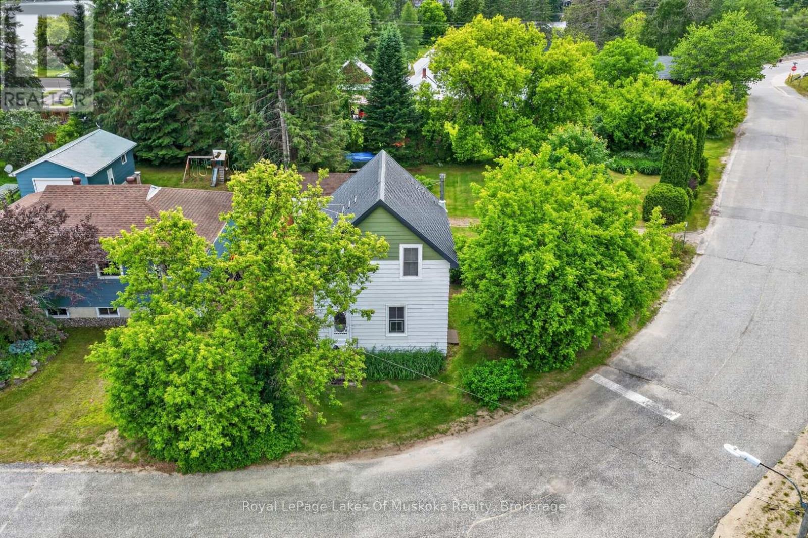 21 Lakeview Avenue W Property Photo 30