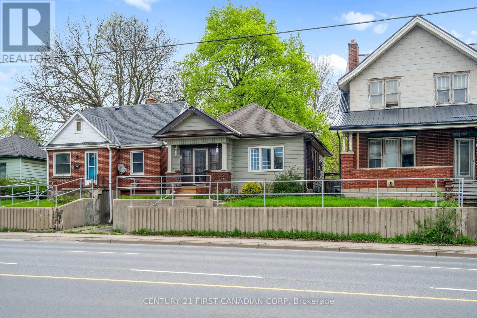 594 Highbury Avenue N Property Photo 2