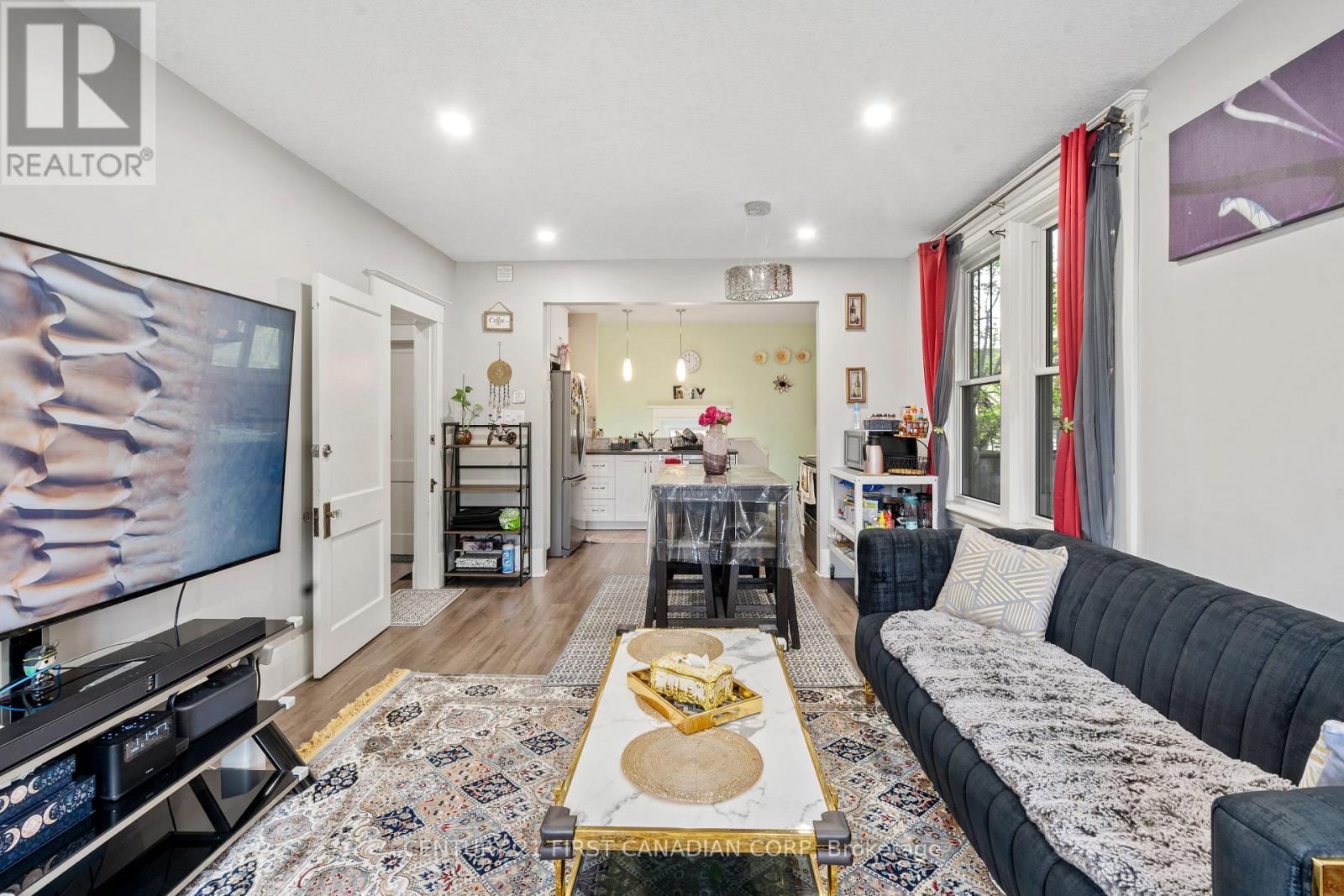 594 Highbury Avenue N Property Photo 8