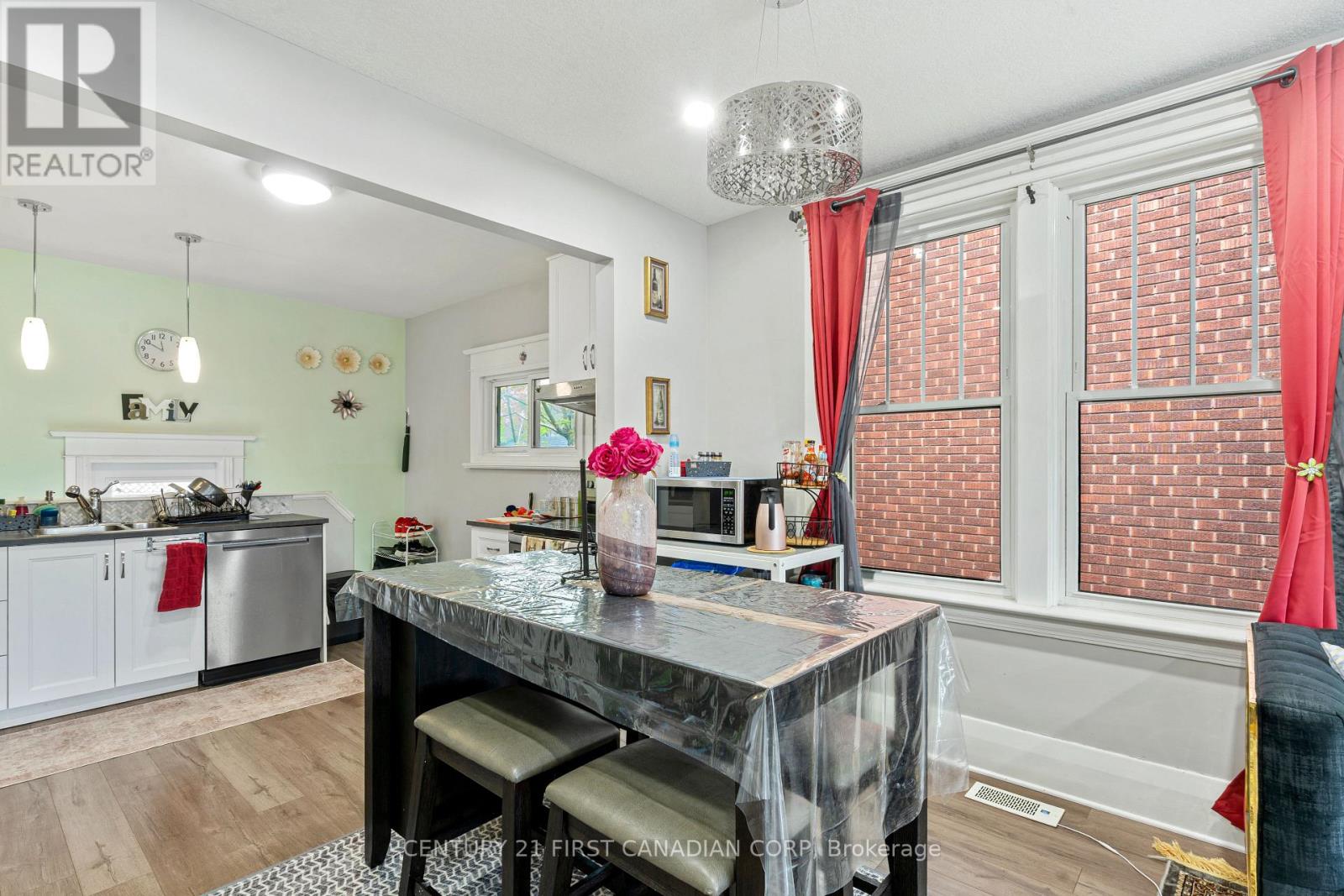 594 Highbury Avenue N Property Photo 9