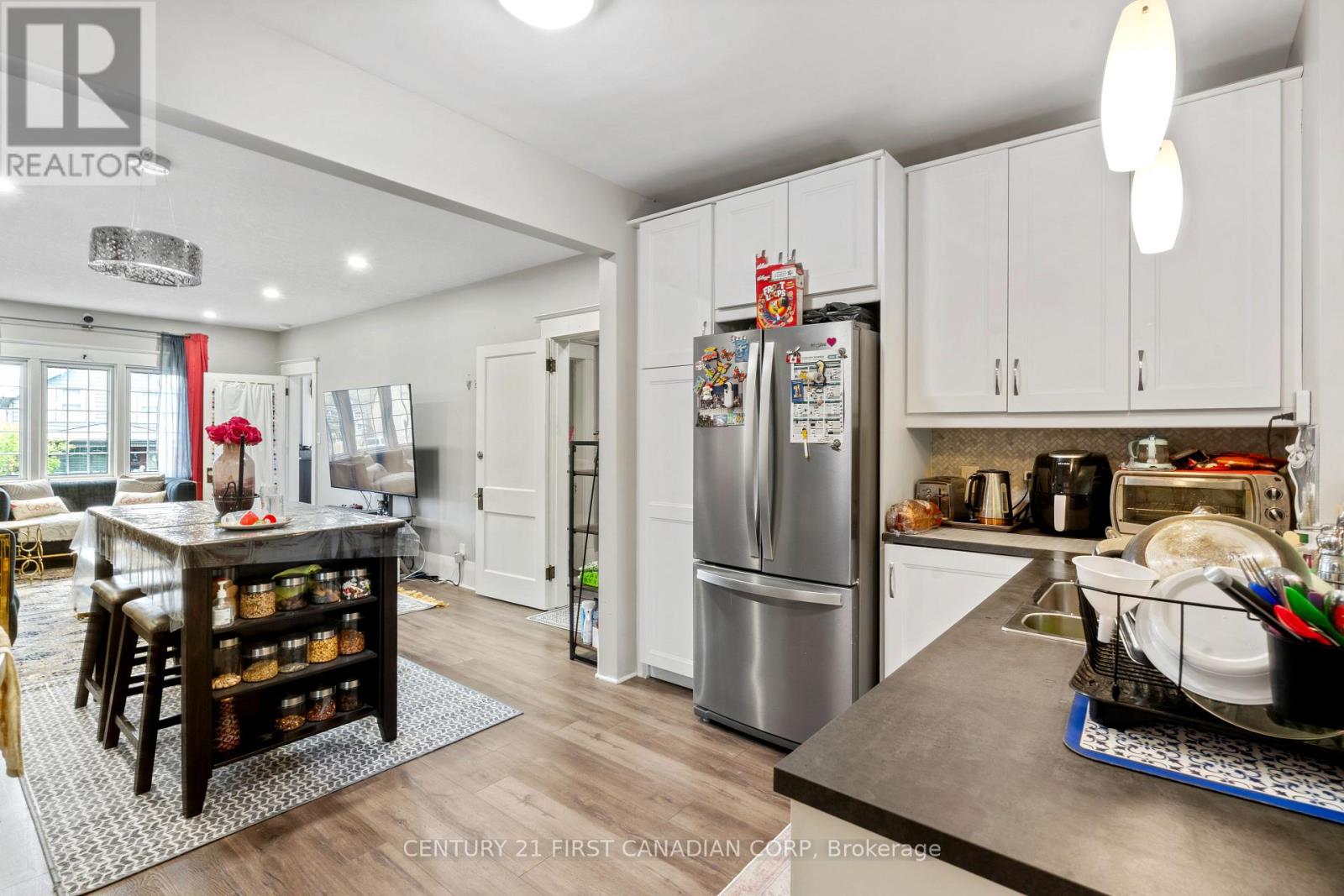 594 Highbury Avenue N Property Photo 12