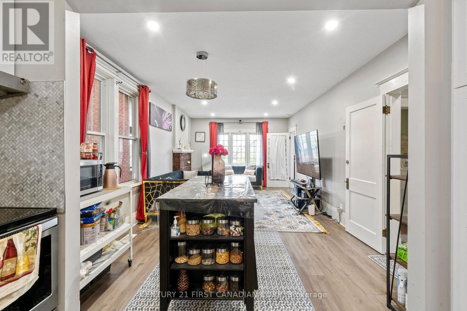 594 Highbury Avenue N Property Photo 13