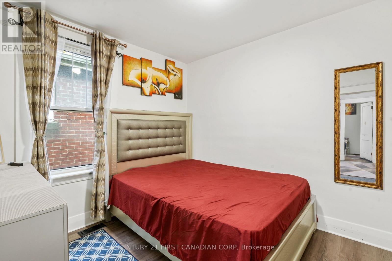 594 Highbury Avenue N Property Photo 14