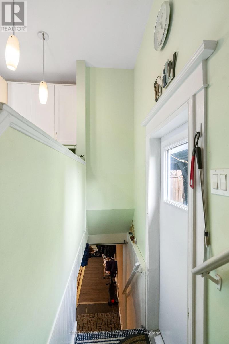 594 Highbury Avenue N Property Photo 20