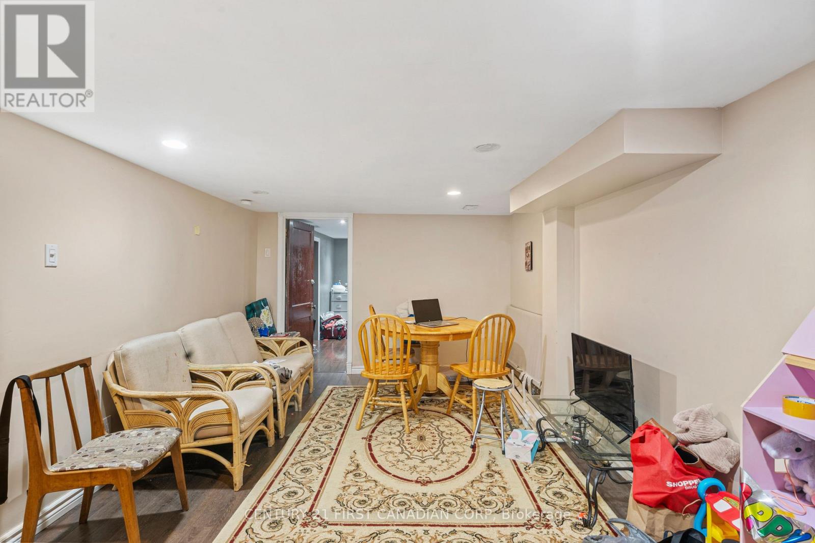 594 Highbury Avenue N Property Photo 23