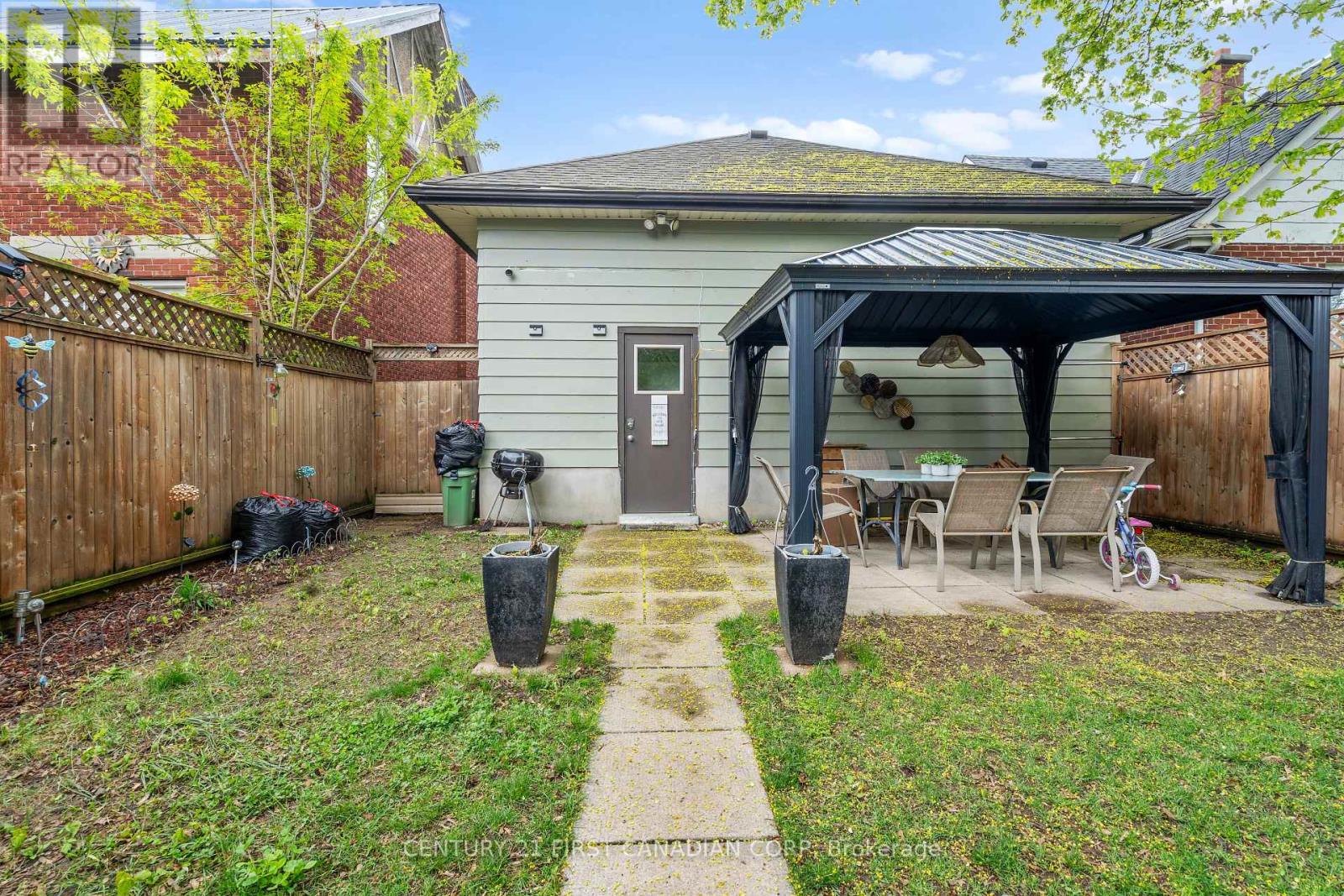 594 Highbury Avenue N Property Photo 27