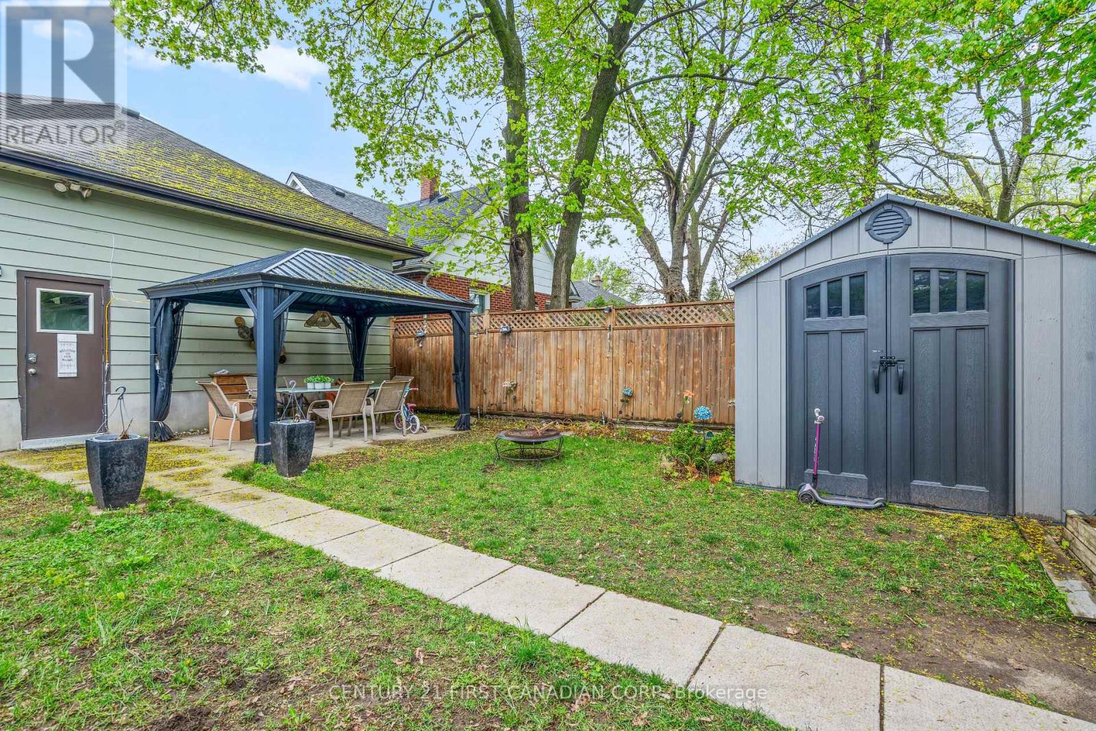 594 Highbury Avenue N Property Photo 28