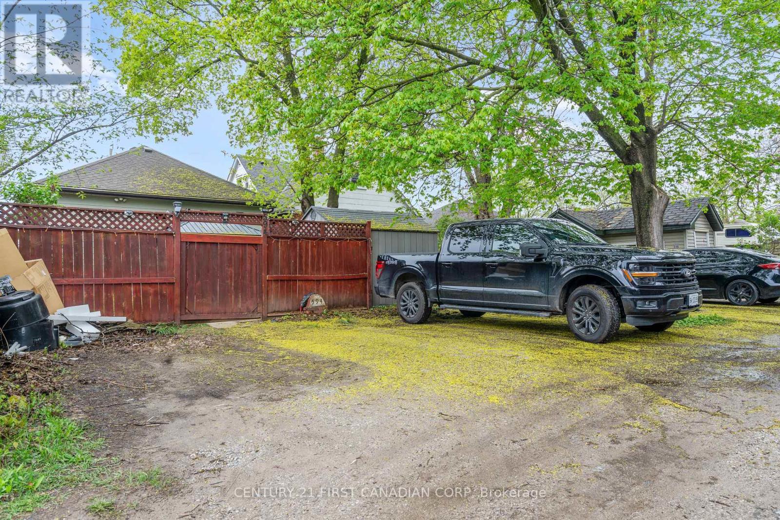 594 Highbury Avenue N Property Photo 29