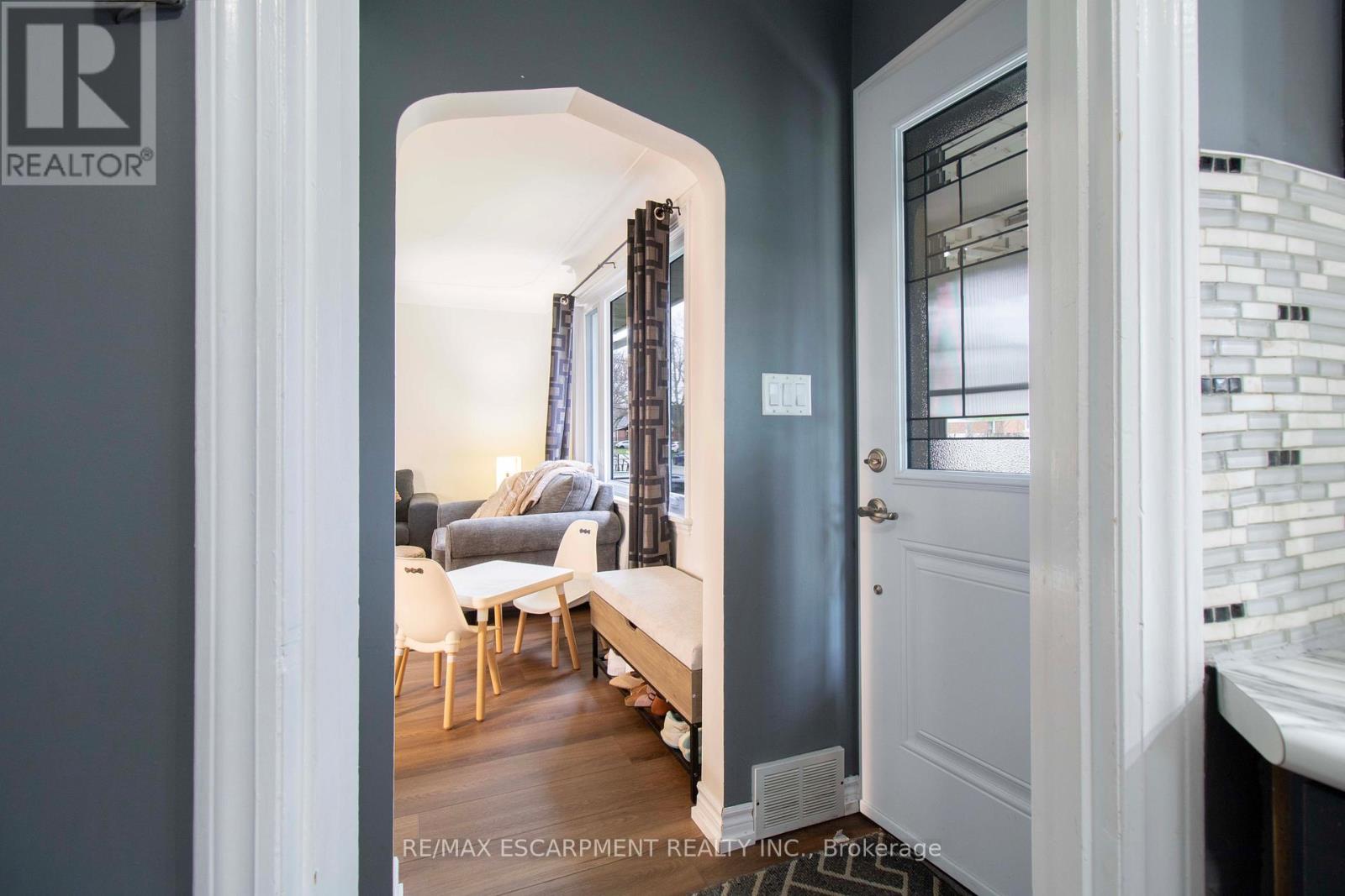 149 East 34th Street Property Photo 7