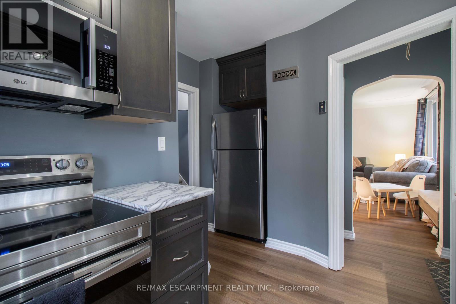 149 East 34th Street Property Photo 11