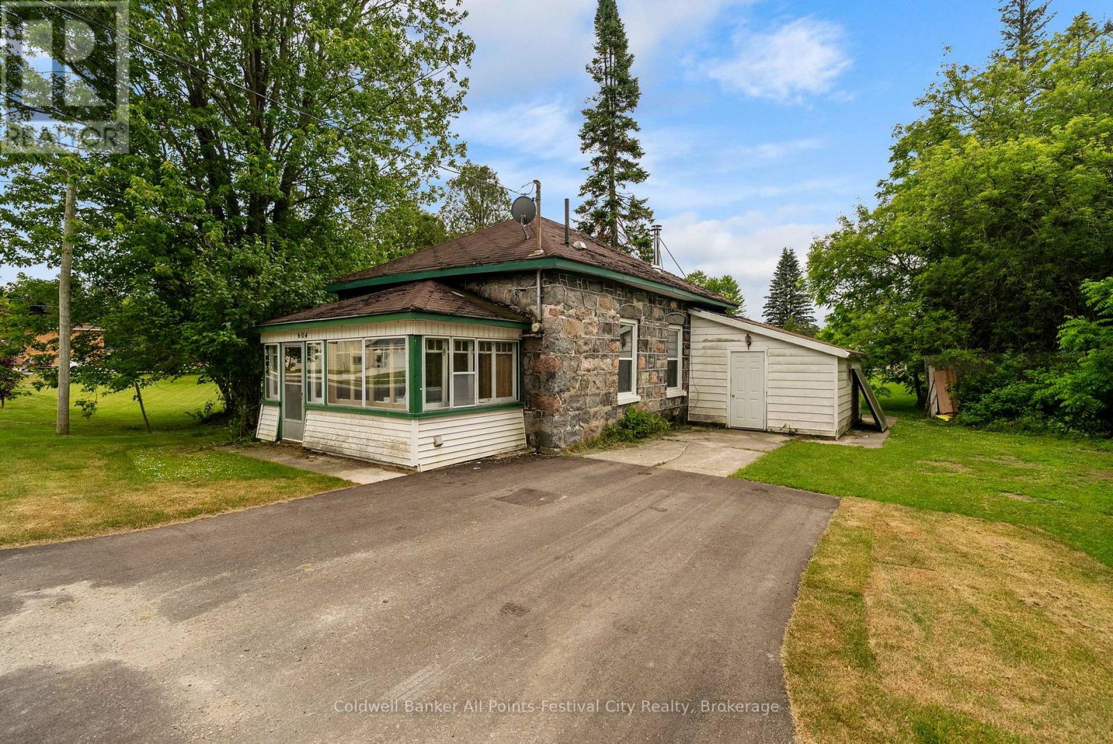 604 Gough Street Property Photo 1