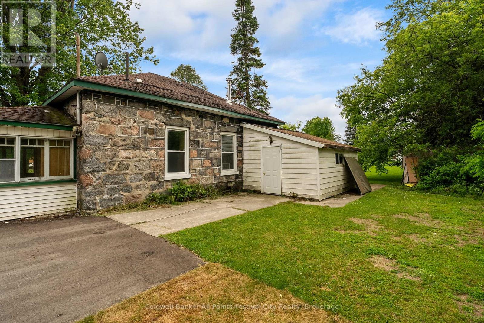 604 Gough Street Property Photo 24